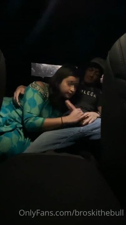 BLOWJOB AND FUCK IN CAR